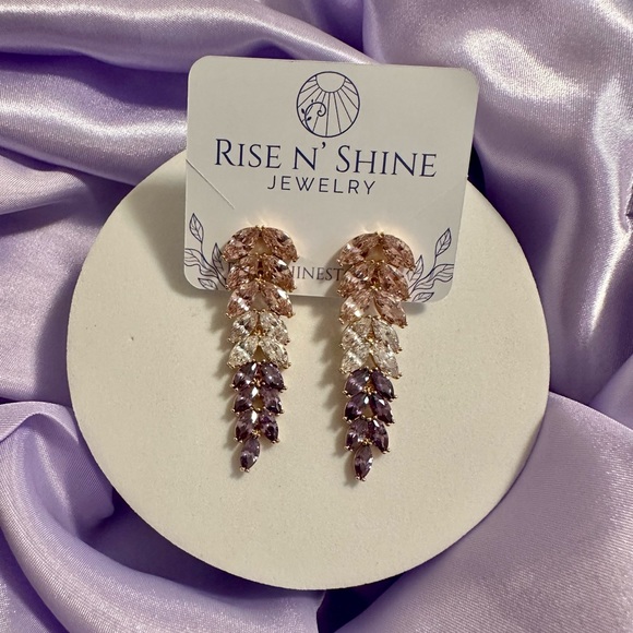 Party Waterfall Earring - Gold Plated - Picture 3 of 4